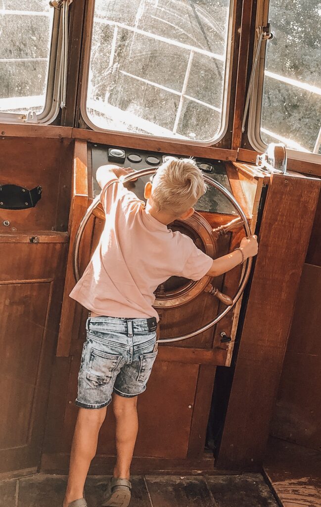 Maritiem- en juttersmuseum Texel is fantastisch voor kinderen, omdat ze overal in mogen klimmen. 