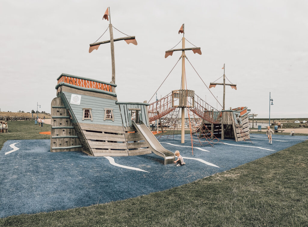 Speelwrak bij Oudeschild op Texel met kinderen