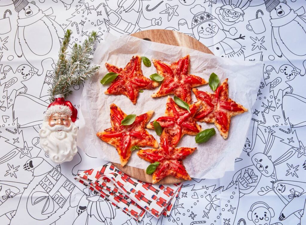 Deze heerlijke pizza sterren zijn perfect voor het kerstdiner op school! 