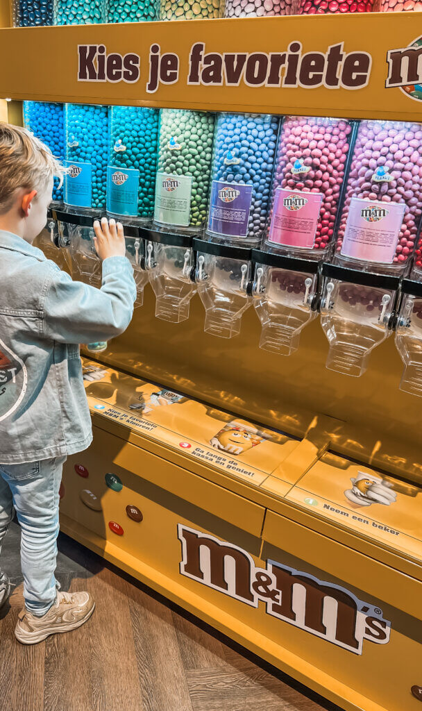 Aan snoep voor de kids geen gebrek in The Mall of the Netherlands