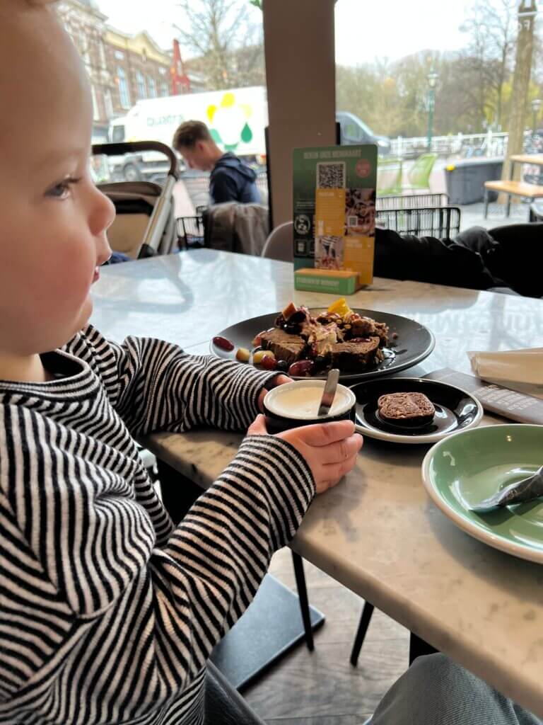 Ontbijten bij Anne & Max met een babyccino